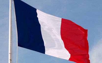 Giffoni 2016, apertura silenziosa mentre sventola la bandiera francese