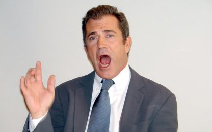 Guai per Mel Gibson, la ex: “Mi ha picchiato”