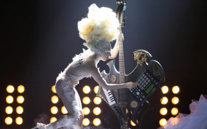 Lady Gaga trionfa a Londra, vincendo tre Brit Awards