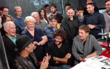 Edicola Fiore, mattinata "folle" con Francesco Renga e Ale Cattelan