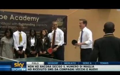 Obama, campione della racchetta: a Londra gioca a ping pong