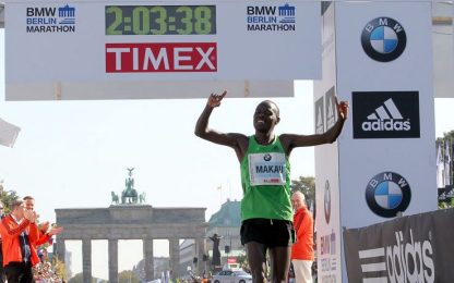 Maratona di Berlino, Makau supera Gebre: è record del Mondo