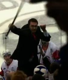 Hockey, il coach perde la calma: tifosi presi a bastonate