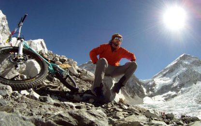 Brumotti, un sogno alto 8848 metri: sfido l'Everest in bici