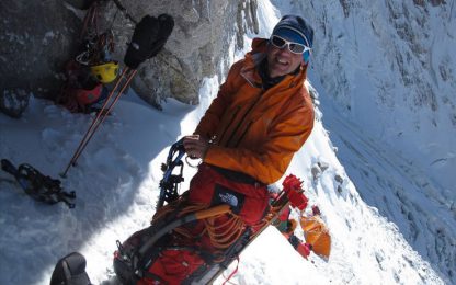 Simone Moro, terrore ad alta quota: aggredito dagli sherpa