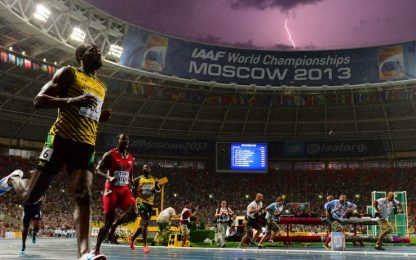 Mosca, Bolt meraviglia: oro nei 100 sotto la pioggia