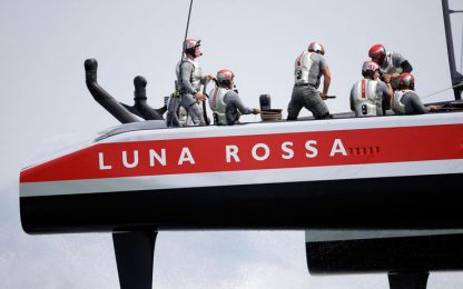 Louis Vuitton Cup, Luna calante: si ritira da gara 3