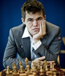 Rivoluzione negli scacchi, Carlsen campione giovane e bello