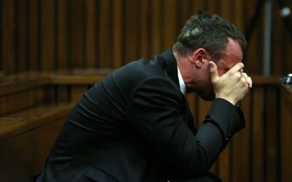 Pistorius in lacrime: "Volevo solo proteggere Reeva"