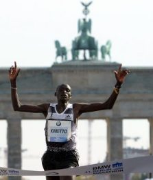 Kimetto, nuovo record del mondo della maratona a Berlino