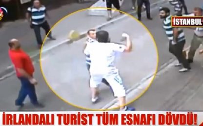 Turchia, rissa in strada tra negozianti e un turista
