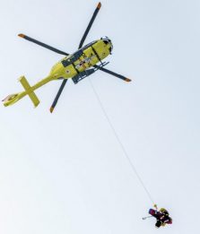 Slalom Kitzbuehel, Razzoli: rottura del legamento crociato 