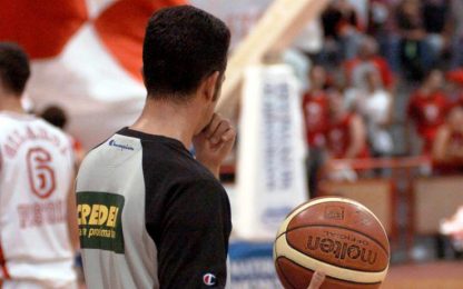 Violenze agli arbitri, si ferma il basket in Emilia Romagna