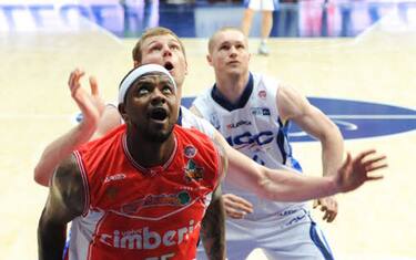 Cantù batte Varese e mantiene il secondo posto