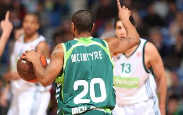 Pazzesco McIntyre: tripla da casa sua, Real ko