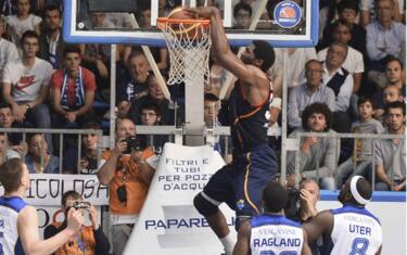 Playoff, Roma balza in semifinale. Reggio Emilia a un passo