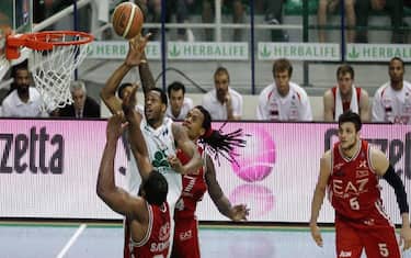 Siena non si ferma più: raggiunta Milano, serie sul 2-2