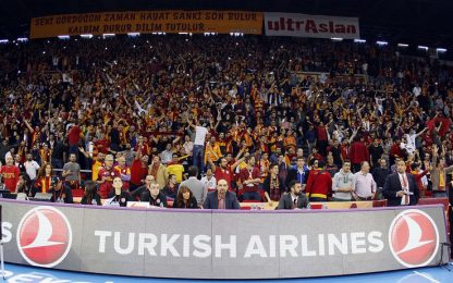 Eurolega sotto choc, muore tifoso serbo a Istanbul
