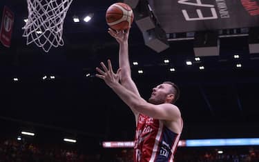 Milano, prove di fuga. Prima vittoria per Cantù