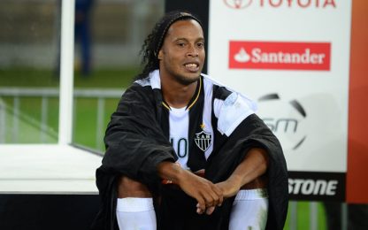 Ronaldinho si rifà il sorriso: intervento a denti e gengive