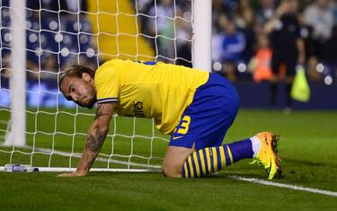 Bendtner show: si spoglia e minaccia un tassista