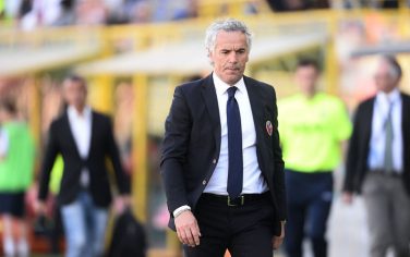 BOLOGNA, ITALY - APRIL 16:  Roberto Donadoni head coach of Bologna FC looks dejected at the end of  the Serie A match between Bologna FC and Torino FC at Stadio Renato Dall'Ara on April 16, 2016 in Bologna, Italy.  (Photo by Mario Carlini / Iguana Press/Getty Images)
