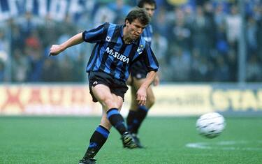 TURIN, ITALY - JULY 08: ITALIENISCHE LIGA 89/90, Turin; JUVENTUS TURIN - INTER MAILAND; Lothar MATTHAEUS/MAILAND (Photo by Bongarts/Getty Images)