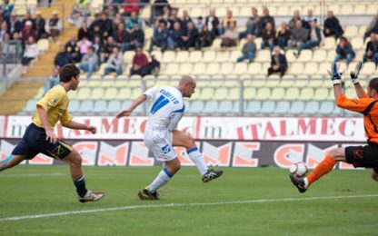 Serie B, il Frosinone non perde la testa. Gli highlights