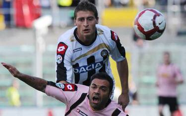 Palermo, Miccoli in campo mentre i ladri gli svaligiano casa