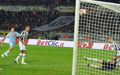 Milan ok con Borriello, Hamsik piega la Juve. Gli highlights