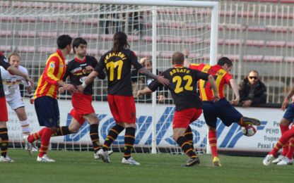 Serie B: Corvia-gol, il Lecce vince il derby e va in fuga