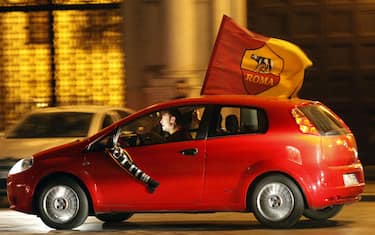 festeggiamenti_derby_roma_caroselli_punto_giallorossa