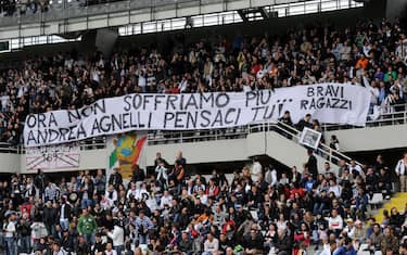 sport_calcio_italiano_juventus_parma_striscione_tifosi_bianconeri_ansa