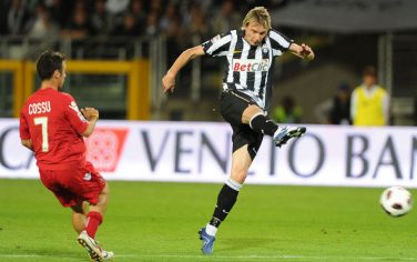 il gol di Milos Krasic della Juventus stasera 26 settembre 2010 allo stadio Olimpico di Torino/ANSA/ALESSANDRO DI MARCO