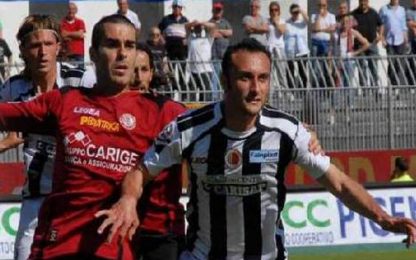 Serie Bwin, goleada del Livorno. Pesante ko per l'Ascoli
