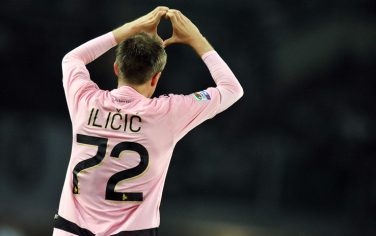 TURIN, ITALY - SEPTEMBER 23:  Josip Ilicic of Palermo celebrates his goal (0:2) during the Serie A match between FC Juventus and US Citta di Palermo at Olimpico Stadium on September 23, 2010 in Turin, Italy.  (Photo by Tullio M. Puglia/Getty Images) *** Local Caption *** Josip Ilicic