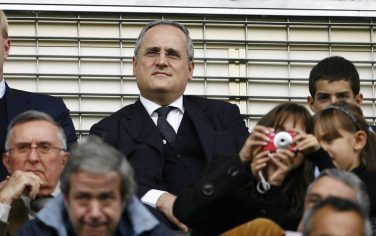 Lazio's Chairman Claudio Lotito attends the match between his team and Palermo during their Serie A football match at Barbera Stadium on October 31, 2010 in Palermo, AFP PHOTO / Marcello PATERNOSTRO (Photo credit should read MARCELLO PATERNOSTRO/AFP/Getty Images)