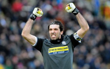 BOLOGNA, ITALY - FEBRUARY 21: Gianluigi Buffon goal keeper of Juventus FC celebrates during the Serie A match between Bologna FC and Juventus FC at Stadio Renato Dall'Ara on February 21, 2010 in Bologna, Italy.  (Photo by Roberto Serra/Getty Images) *** Local Caption *** Gianluigi Buffon