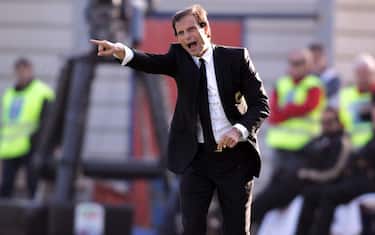 CAGLIARI, ITALY - JANUARY 06: Massimiliano Allegri coach of Milan during the Serie A match between Cagliari and Milan at Stadio Sant'Elia on January 6, 2011 in Cagliari, Italy.  (Photo by Enrico Locci/Getty Images) *** Local Caption *** Massimiliano Allegri
