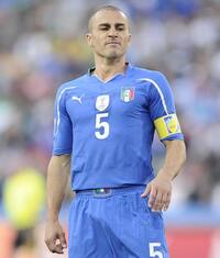 Cannavaro entra in politica: "Voglio aiutare la mia Napoli"
