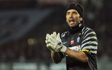 Buffon, futuro incerto: "Ci penserò a fine campionato"