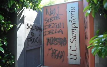 Samp blindata, la scorta accompagna la squadra in ritiro