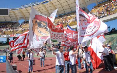 bari_tifosi_san_nicola_ansa