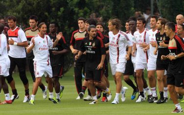 I giocatori del Milan  oggi  12 luglio 2011, durante il primo allenamento della stagione presso il centro sportivo di Milanello. 
MATTEO BAZZI / ANSA