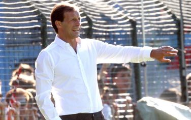 L'allenatore del Milan Massimiliano Allegri oggi, 20 luglio 2011, durante la prima amichevole dei rossoneri contro la Solbiatese.MATTEO BAZZI / ANSA