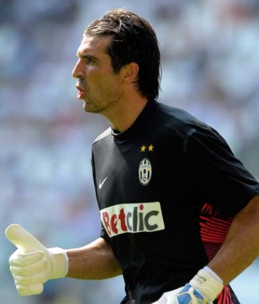 TURIN, ITALY - SEPTEMBER 11:  Gianluigi Buffon of Juventus FC during the Serie A match between Juventus FC and Parma FC at Juventus Stadium on September 11, 2011 in Turin, Italy.  (Photo by Claudio Villa/Getty Images)