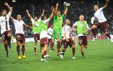I giocatori del Torino festeggiano la vittoria allo stadio Luigi Ferraris di Genova al termine della partita di serie B contro tra Sampdoria, Genova, 30 settembre 2011. ANSA/LUCA ZENNARO