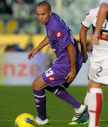 FLORENCE, ITALY - OCTOBER 30:  Houssine Kharja  of ACF Fiorentina in action during the Serie A match between ACF Fiorentina and Genoa CFC at Stadio Artemio Franchi on October 30, 2011 in Florence, Italy.  (Photo by Claudio Villa/Getty Images)
