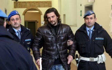 Luigi Sartor entra in Procura a Cremona per essere interrogato dal Pm Roberto di Martino nell'ambito dell'inchiesta sul calcioscommesse, il 29 dicembre 2011. ANSA/ RAFFAELE RASTELLI  