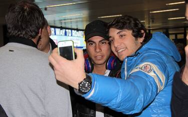 Accoglienza da re per Vargas. E lui ricambia: "Forza Napoli"